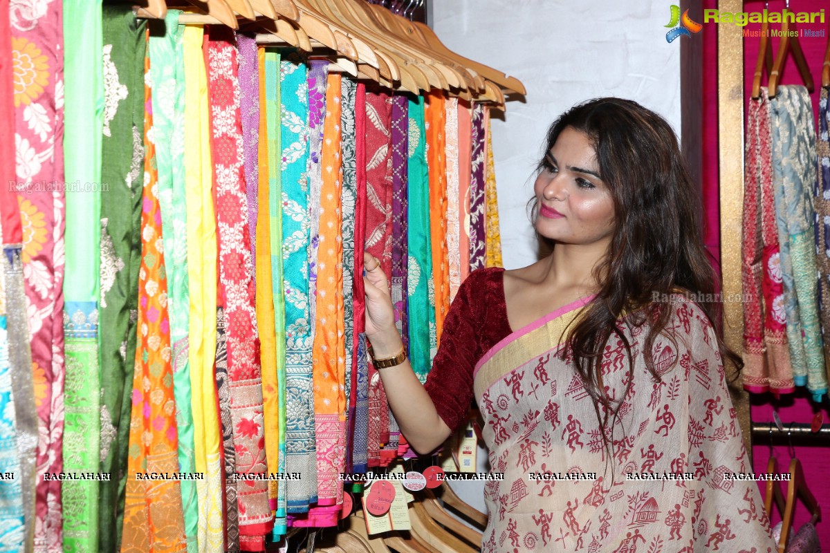 Rajyalakshmi Gubba Unveiled New Collection ‘Forgotten Weaves of Banars’