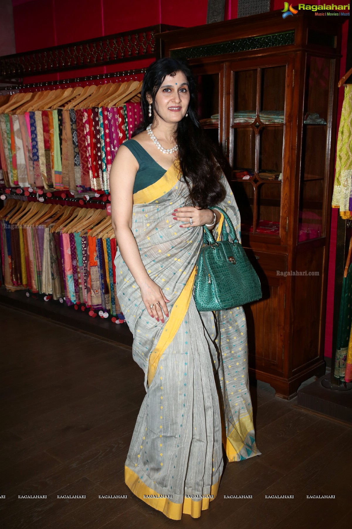 Rajyalakshmi Gubba Unveiled New Collection ‘Forgotten Weaves of Banars’