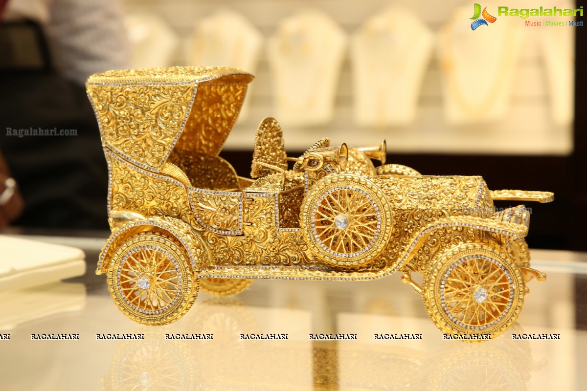 Joyalukkas Opens its 5th Showroom in Hyderabad at Dilshuknagar