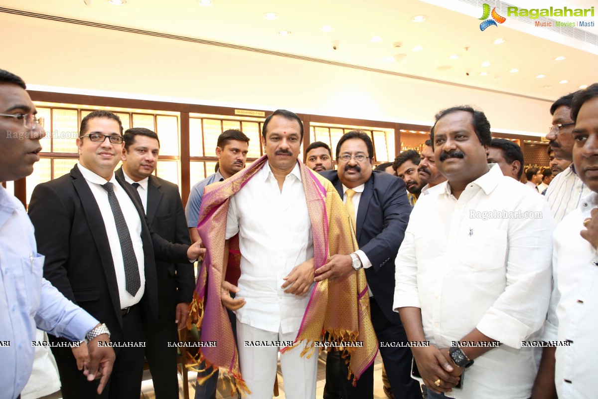 Joyalukkas Opens its 5th Showroom in Hyderabad at Dilshuknagar