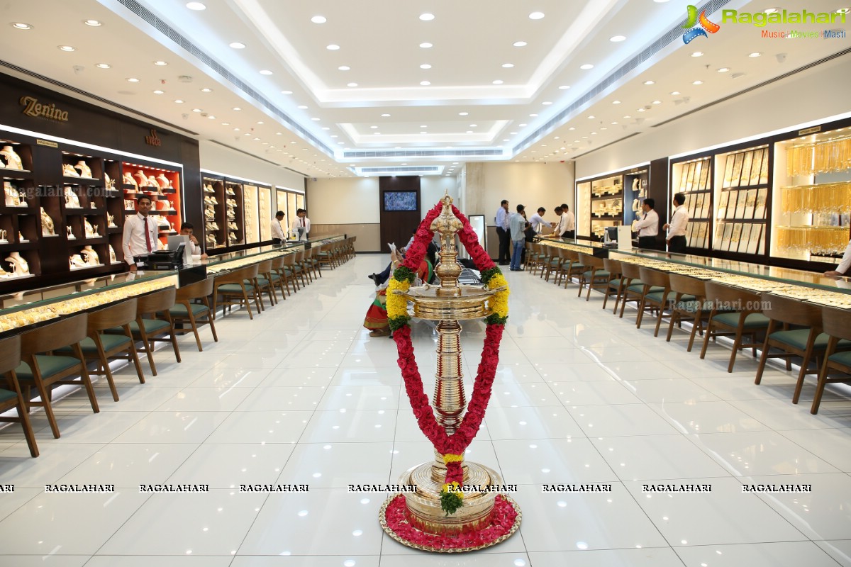 Joyalukkas Opens its 5th Showroom in Hyderabad at Dilshuknagar