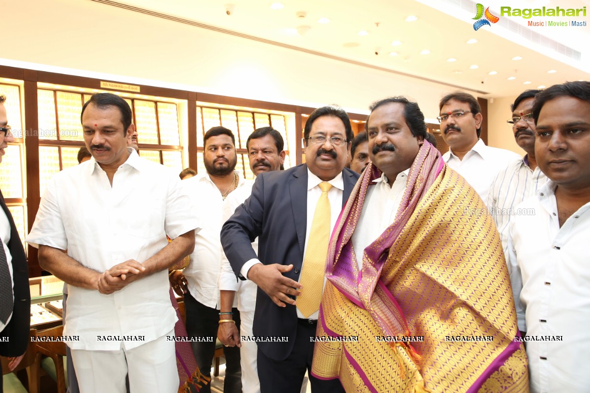 Joyalukkas Opens its 5th Showroom in Hyderabad at Dilshuknagar