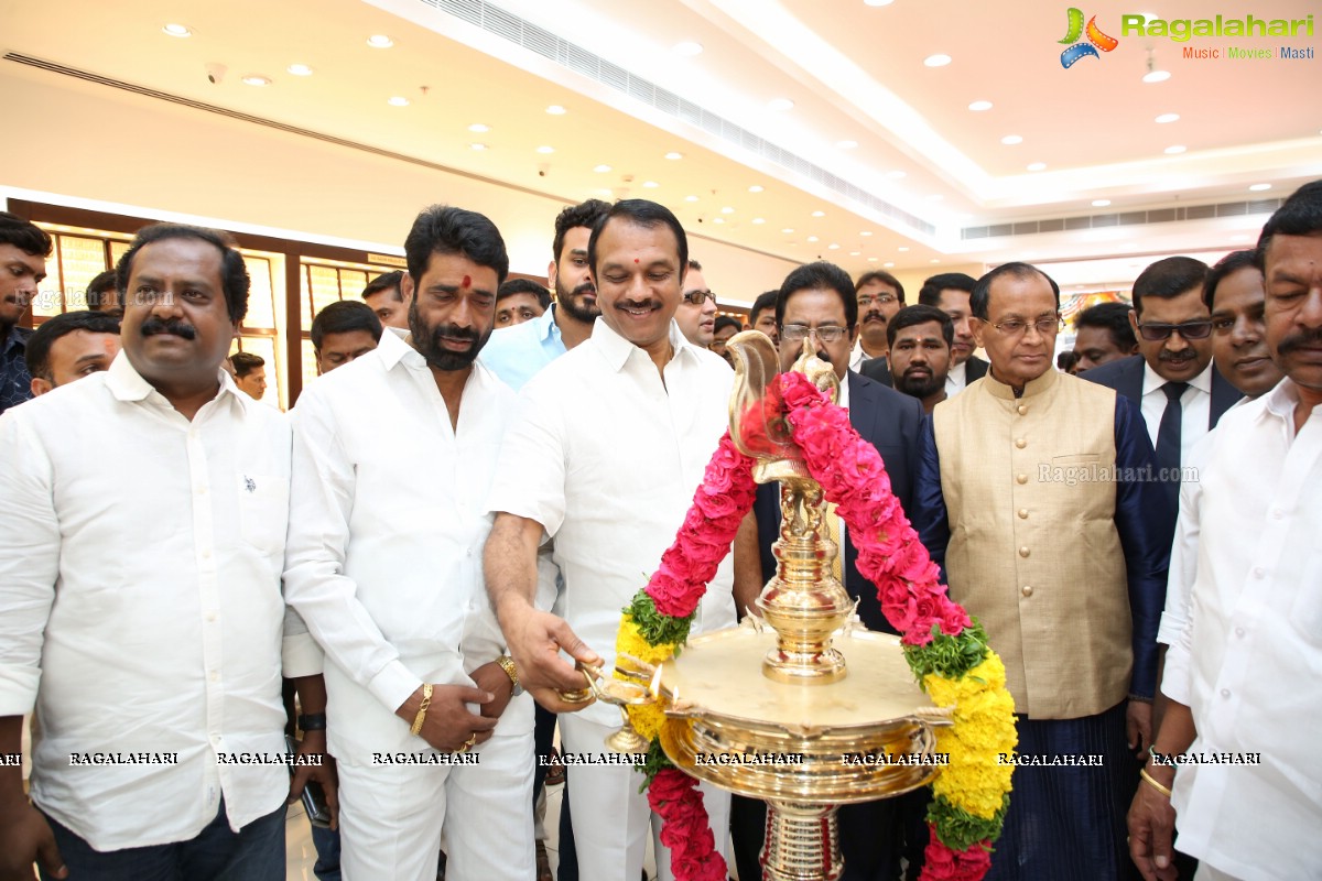 Joyalukkas Opens its 5th Showroom in Hyderabad at Dilshuknagar