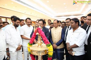 Joyalukkas Opens its New Showroom