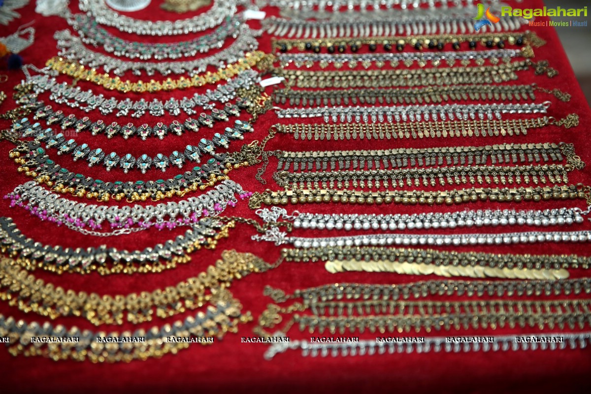 National Silk Expo by Grameena Hastakala Vikas Samiti Begins Sri Satya Sai Nigamagamam