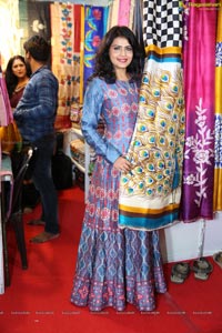 National Silk Expo Kicks Off