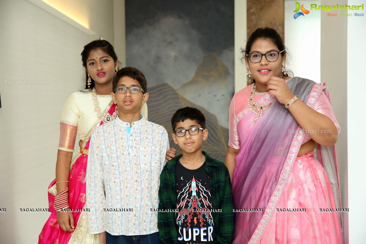 Niroop Reddy Nallari-Rupana Hosts Lunch Party at Their New Home