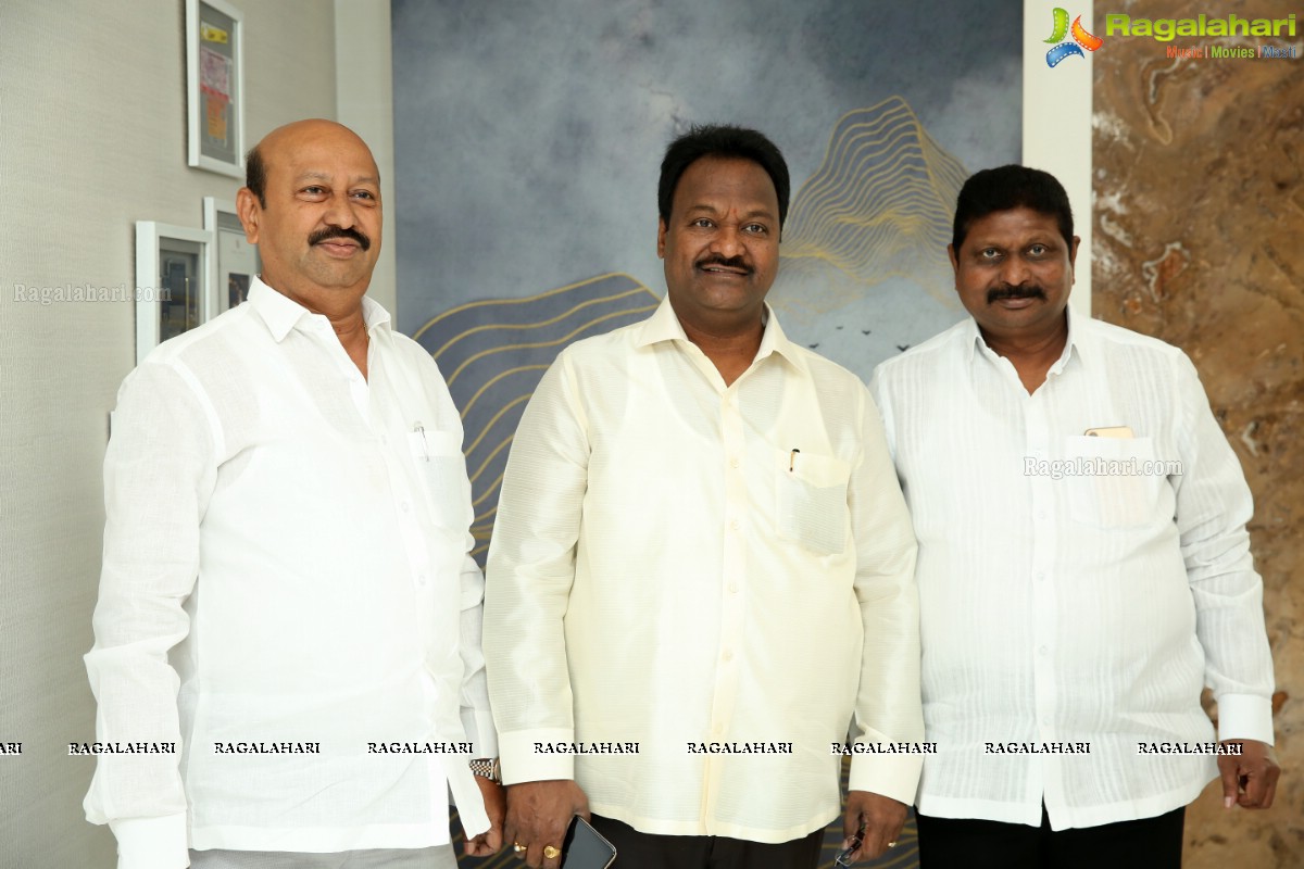 Niroop Reddy Nallari-Rupana Hosts Lunch Party at Their New Home