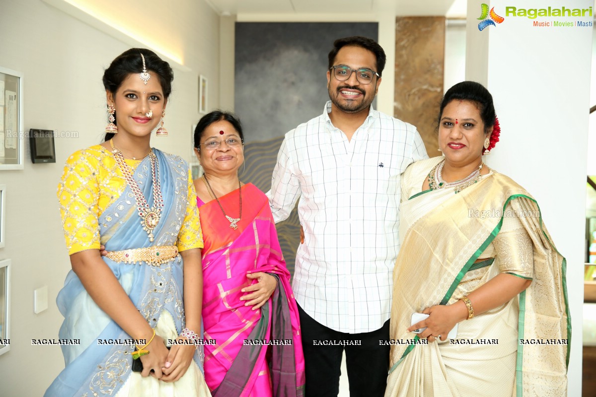 Niroop Reddy Nallari-Rupana Hosts Lunch Party at Their New Home