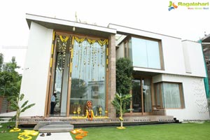 Niroop Reddy-Rupana Hosts Lunch at Their New Home