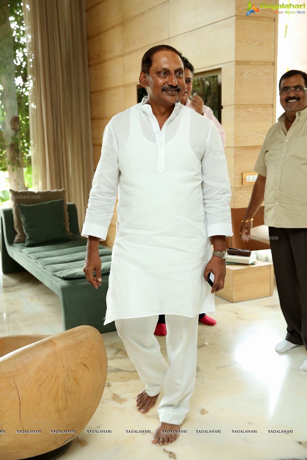 Niroop Reddy Nallari-Rupana Hosts Lunch Party at Their New Home