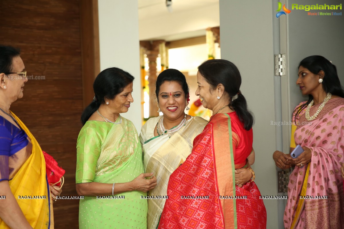 Niroop Reddy Nallari-Rupana Hosts Lunch Party at Their New Home