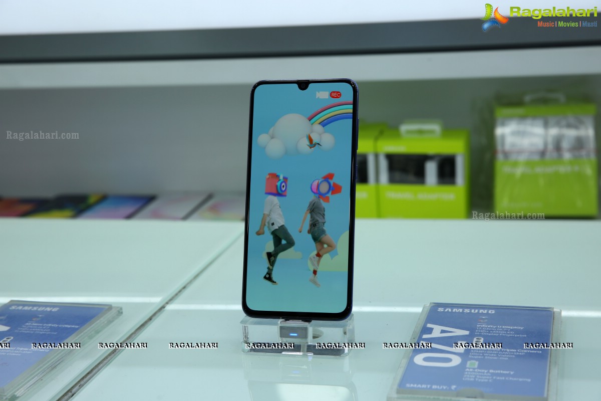 Samsung Galaxy Note 10 Launch at Technovision Mobile Store by Hebah Patel