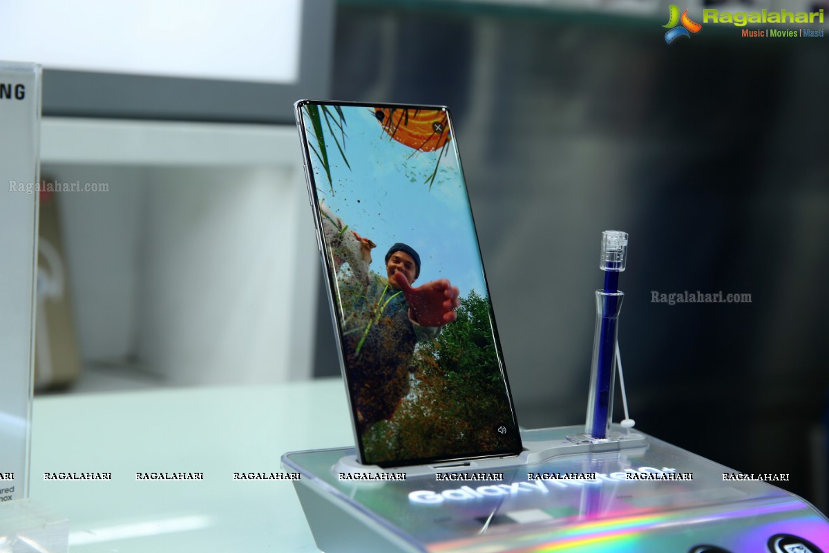 Samsung Galaxy Note 10 Launch at Technovision Mobile Store by Hebah Patel