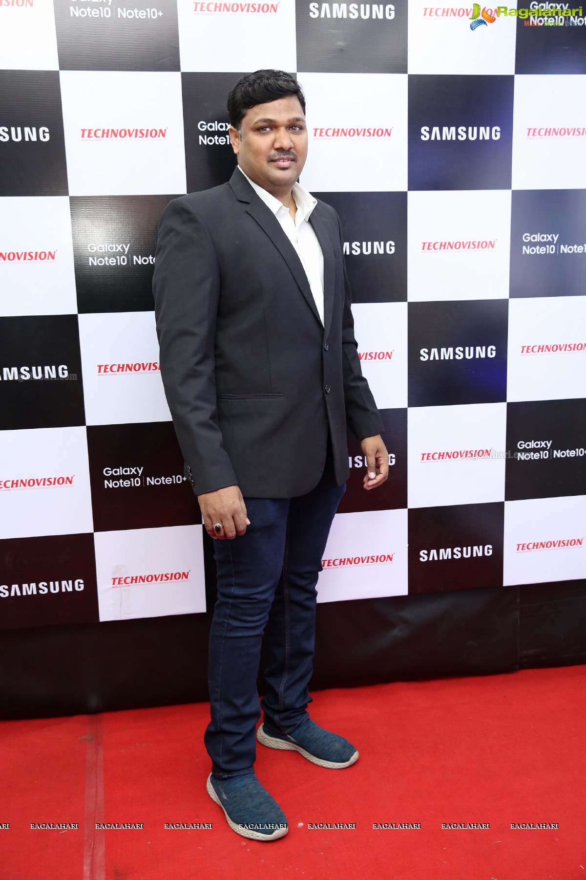 Samsung Galaxy Note 10 Launch at Technovision Mobile Store by Hebah Patel
