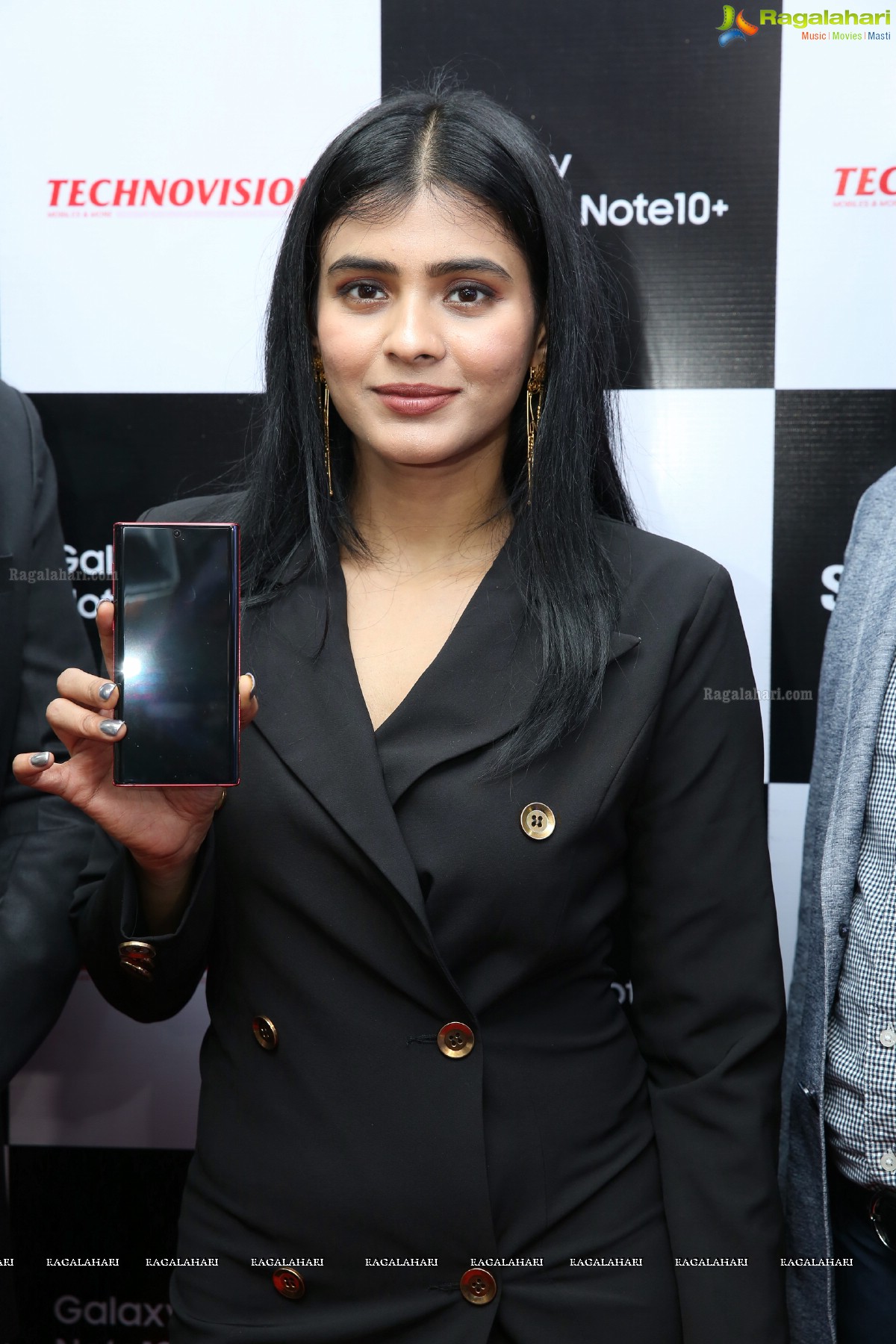 Samsung Galaxy Note 10 Launch at Technovision Mobile Store by Hebah Patel