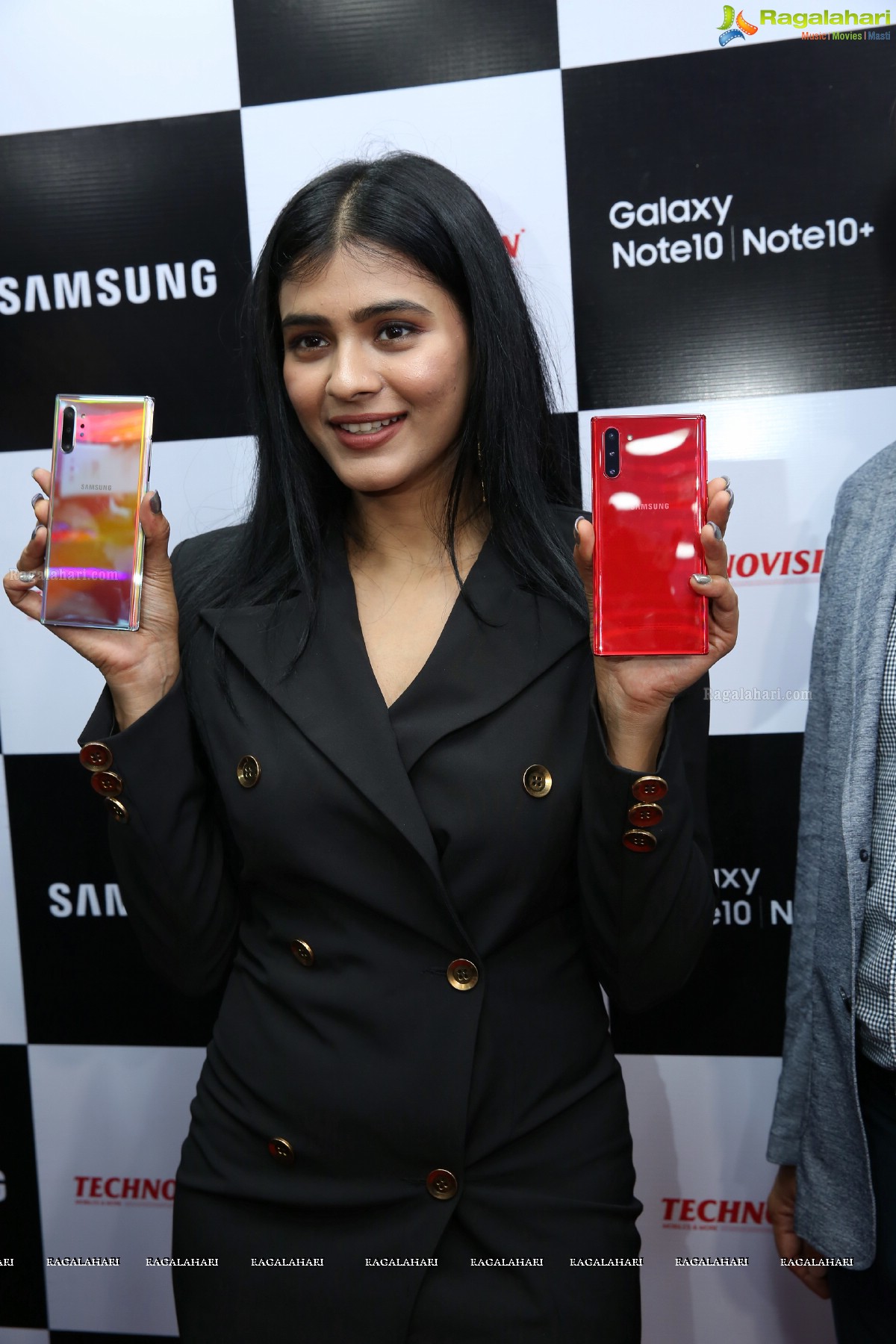 Samsung Galaxy Note 10 Launch at Technovision Mobile Store by Hebah Patel