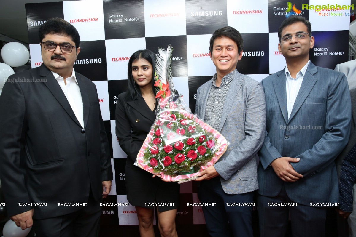 Samsung Galaxy Note 10 Launch at Technovision Mobile Store by Hebah Patel