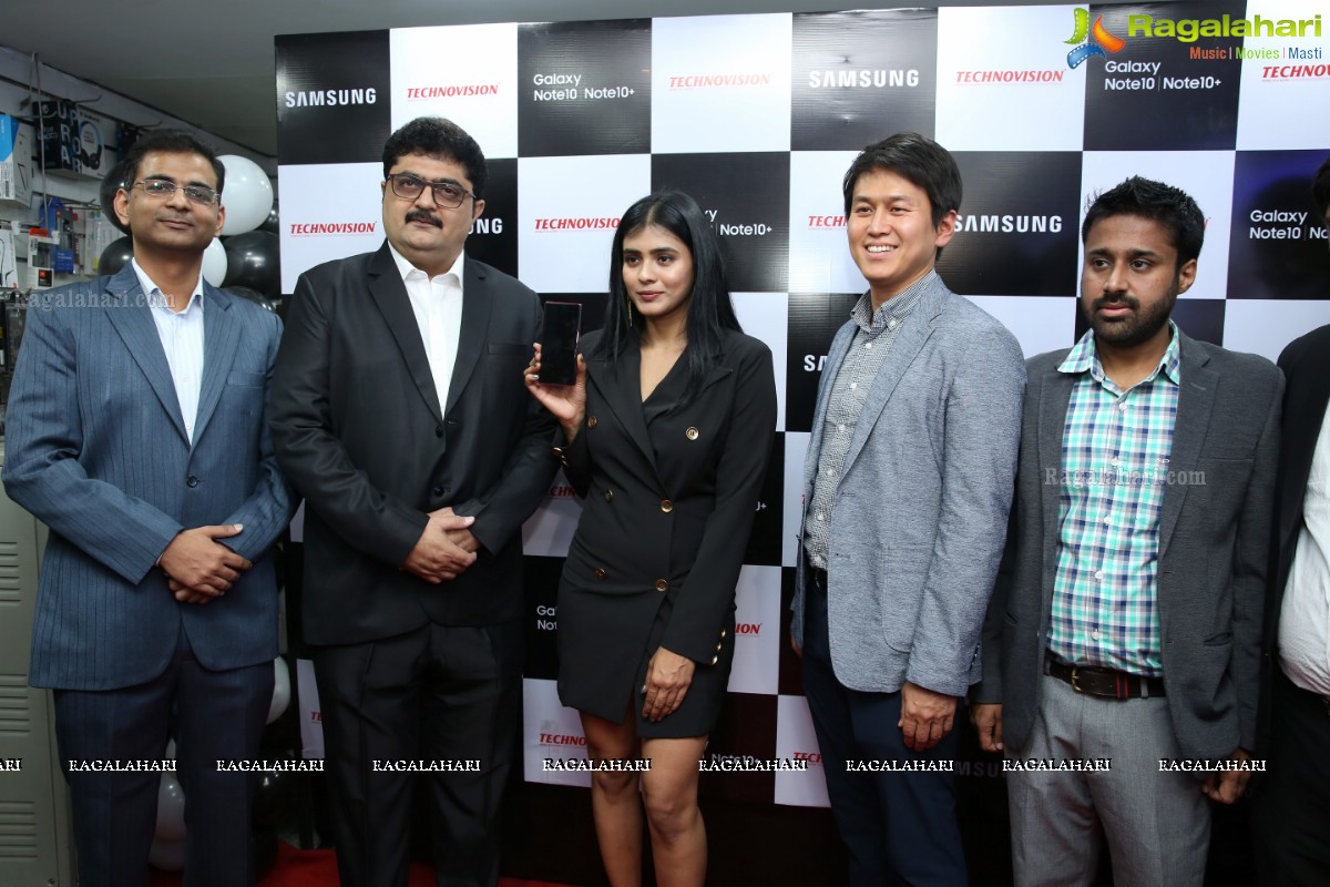 Samsung Galaxy Note 10 Launch at Technovision Mobile Store by Hebah Patel