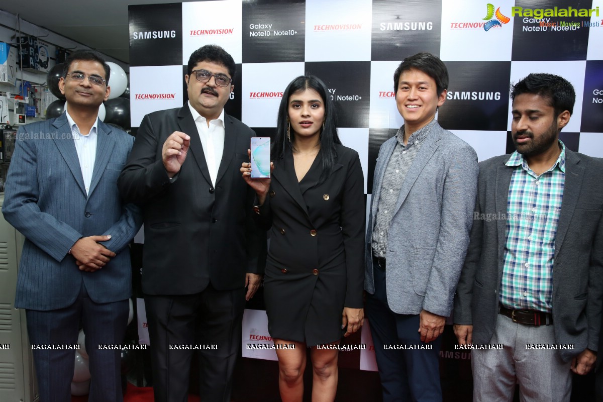 Samsung Galaxy Note 10 Launch at Technovision Mobile Store by Hebah Patel