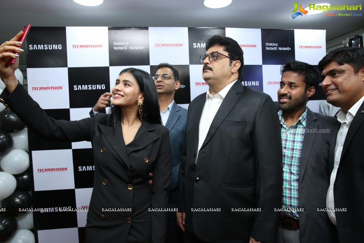 Samsung Galaxy Note 10 Launch at Technovision Mobile Store by Hebah Patel