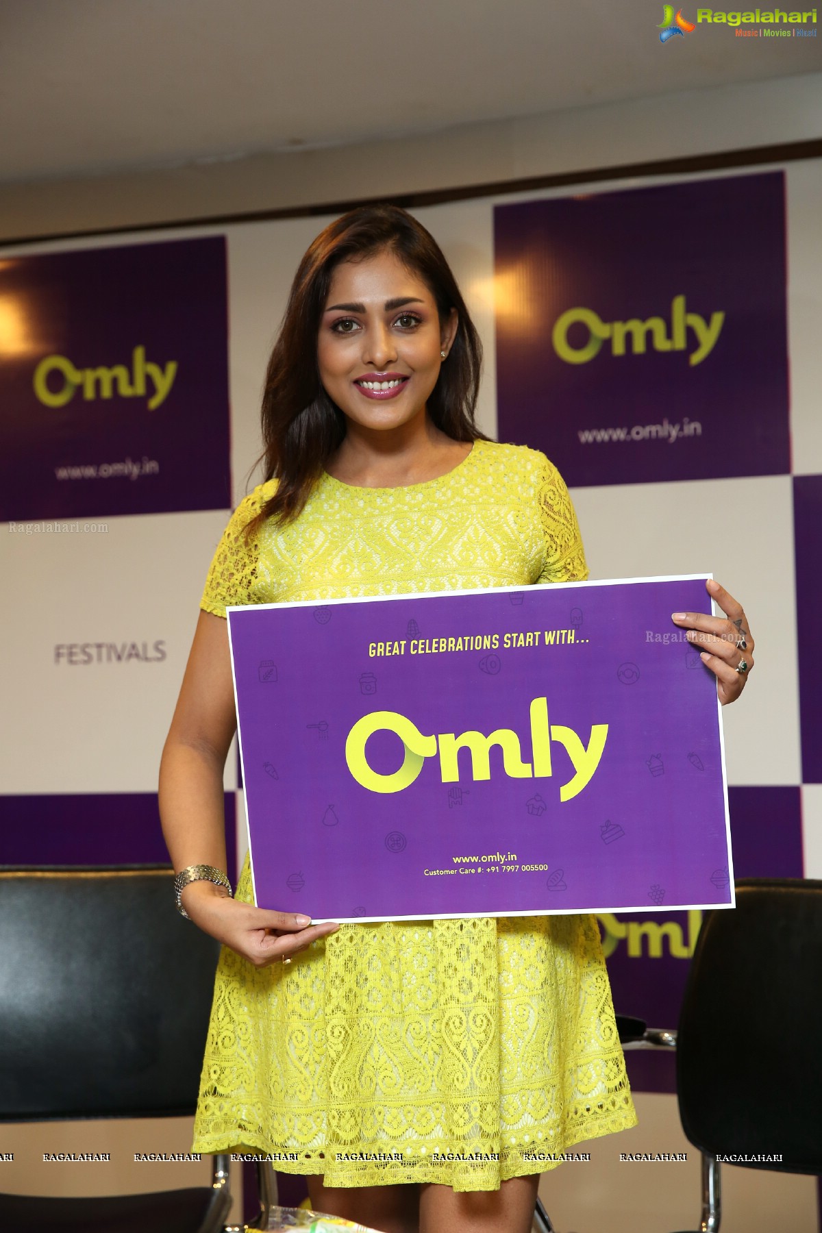 Omly App Logo Unveil by Ms. Madhu Shalini 