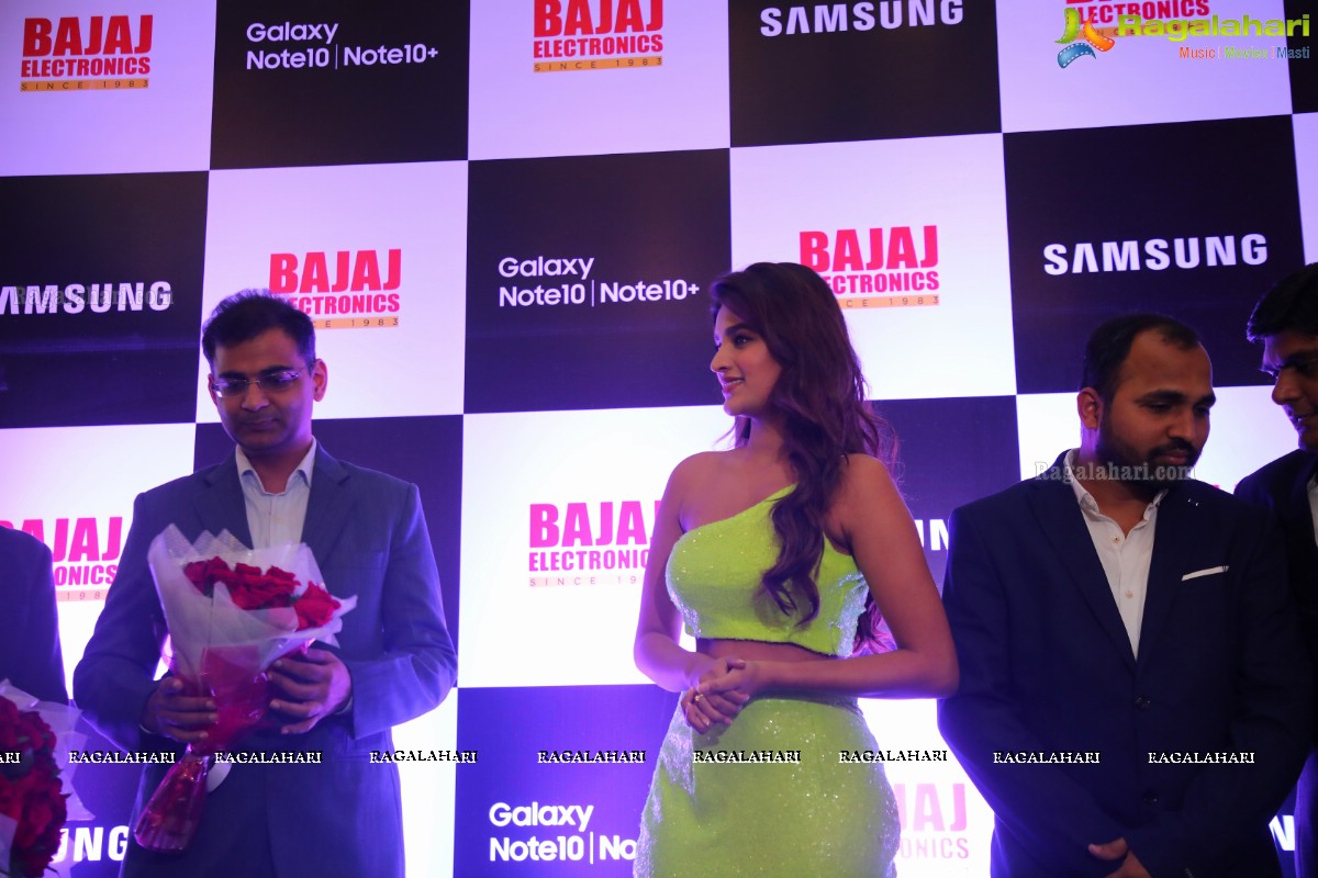 Samsung Galaxy Note 10, Note 10+ Launch at Bajaj Electronics by Nidhhi Agerwal