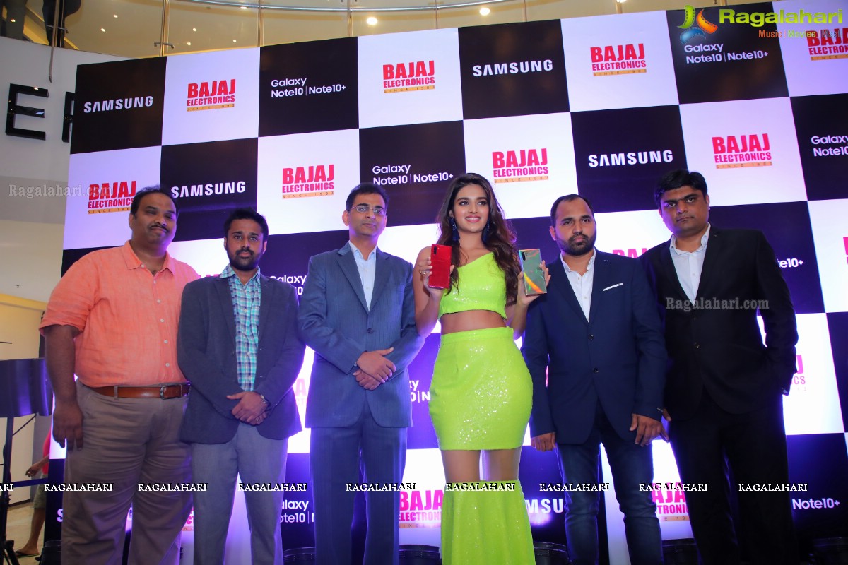 Samsung Galaxy Note 10, Note 10+ Launch at Bajaj Electronics by Nidhhi Agerwal