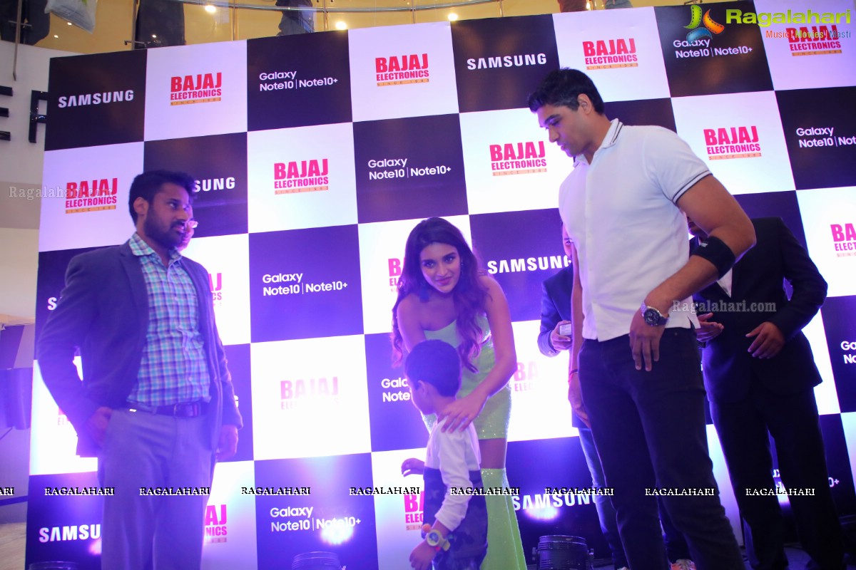 Samsung Galaxy Note 10, Note 10+ Launch at Bajaj Electronics by Nidhhi Agerwal