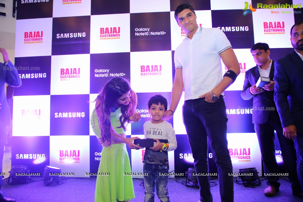 Samsung Galaxy Note 10, Note 10+ Launch at Bajaj Electronics by Nidhhi Agerwal