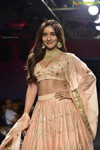 Showstoppers From the Lakme Fashion Week 2019