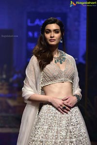 Showstoppers From the Lakme Fashion Week 2019