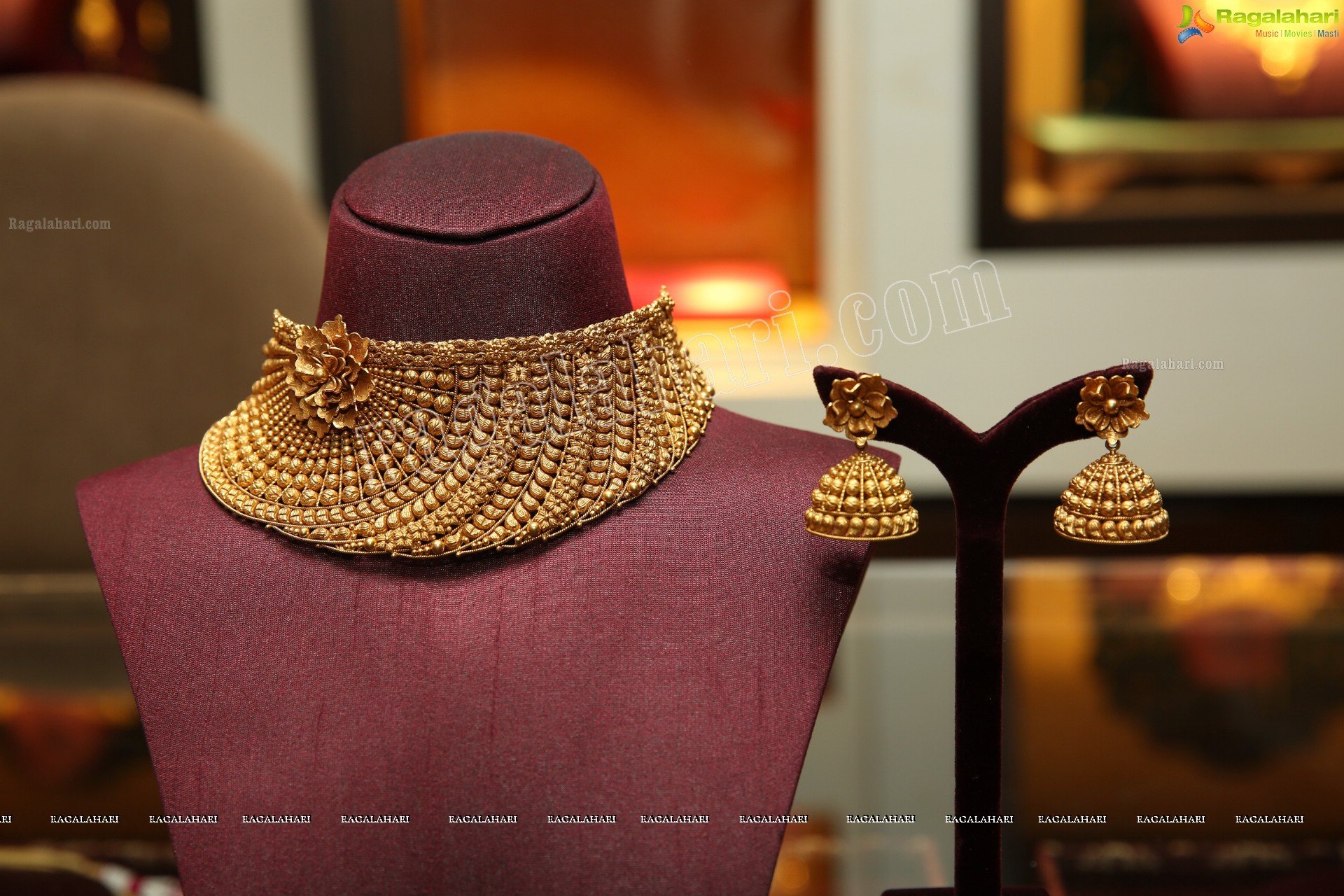Tanishq Jewellery Showcases Exclusive Collection in City