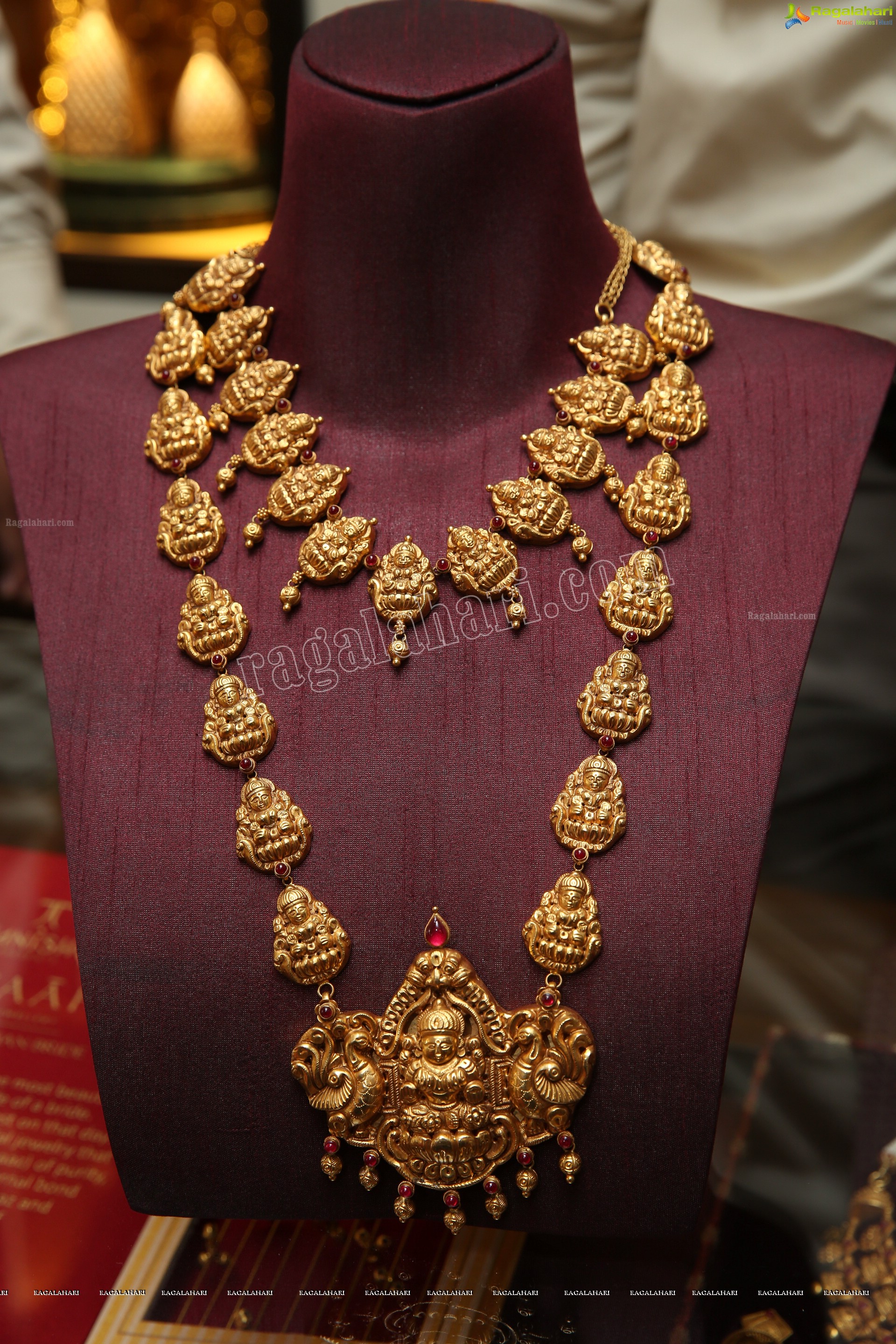 Tanishq Jewellery Showcases Exclusive Collection in City