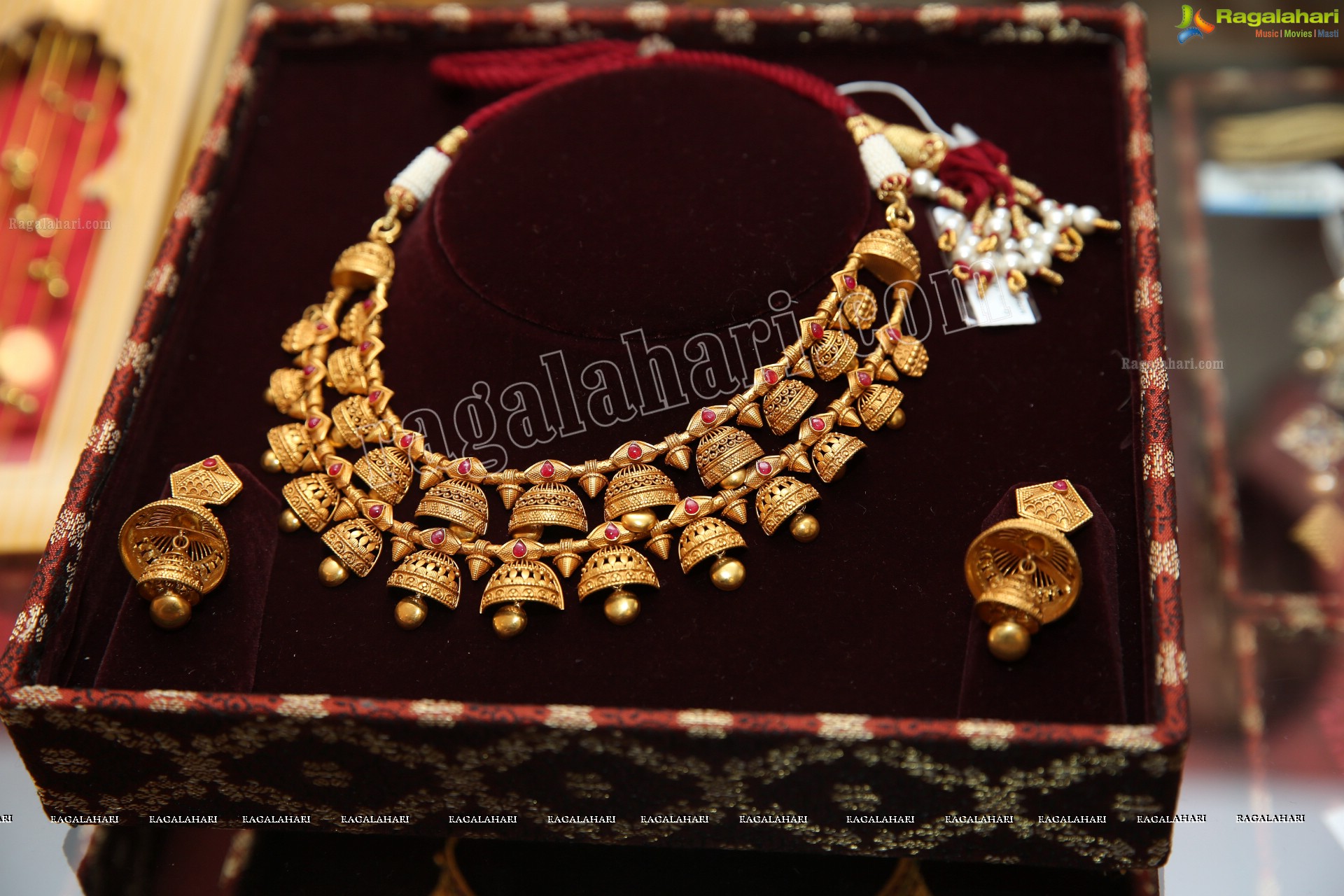 Tanishq Jewellery Showcases Exclusive Collection in City