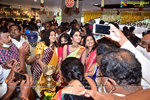 Anupama Parameshwaran Launches Kisan Fashion Mall at Nirmal