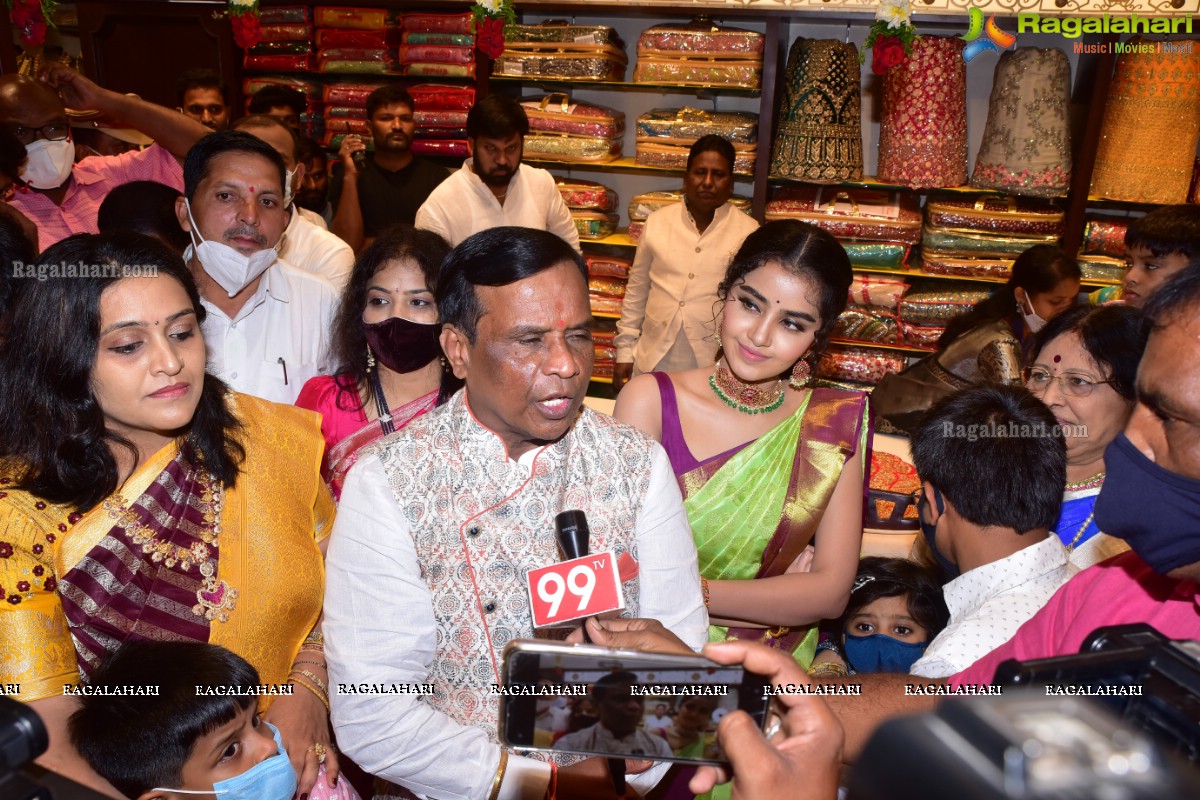 Anupama Parameshwaran Launches Kisan Fashion Mall at Nirmal