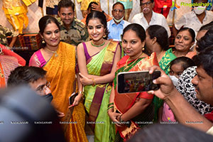 Anupama Parameshwaran Launches Kisan Fashion Mall at Nirmal