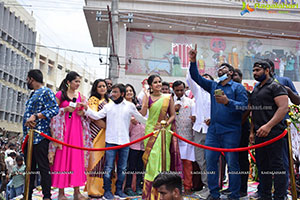 Anupama Parameshwaran Launches Kisan Fashion Mall at Nirmal