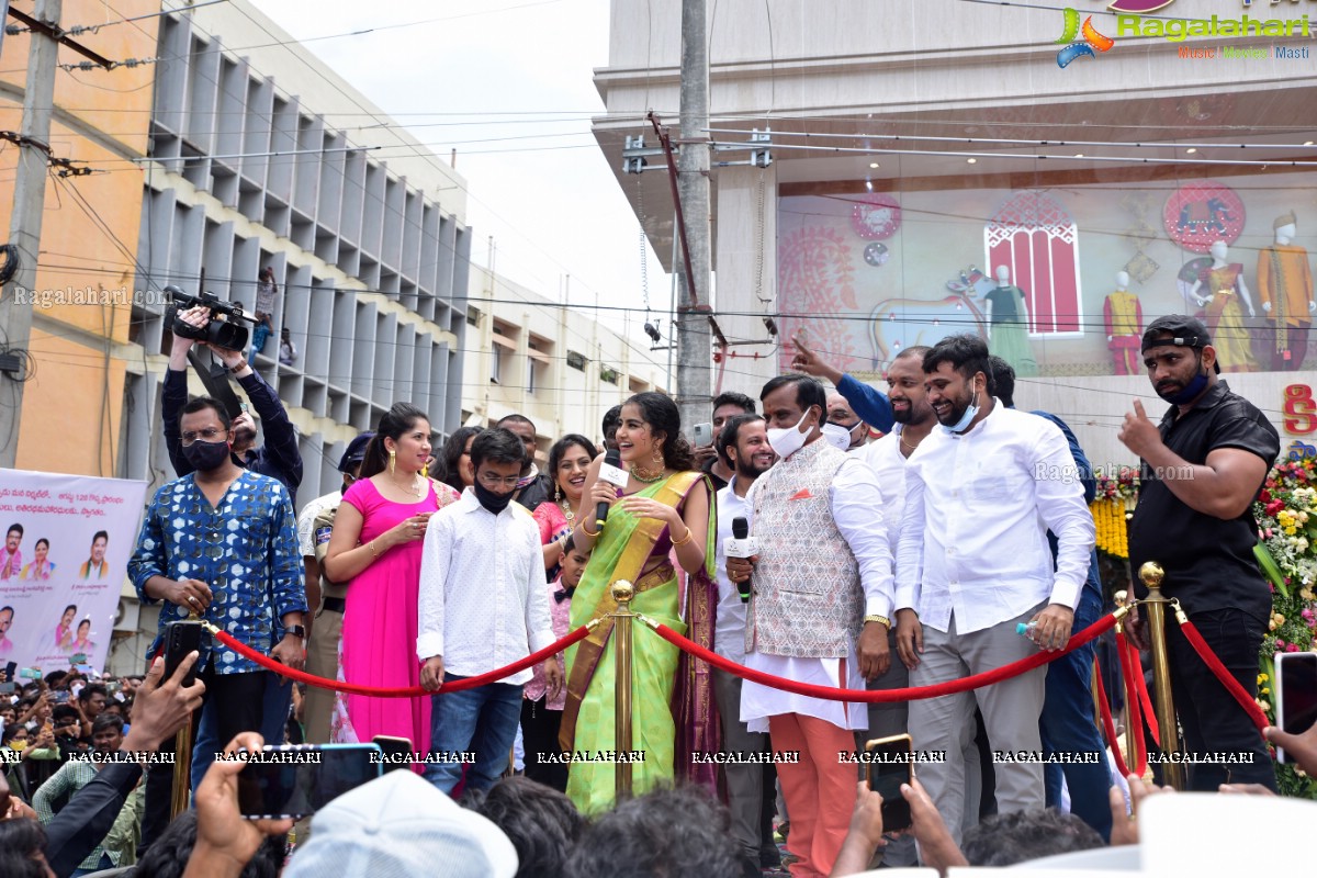 Anupama Parameshwaran Launches Kisan Fashion Mall at Nirmal