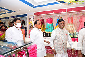 Anupama Parameshwaran Launches Kisan Fashion Mall at Nirmal