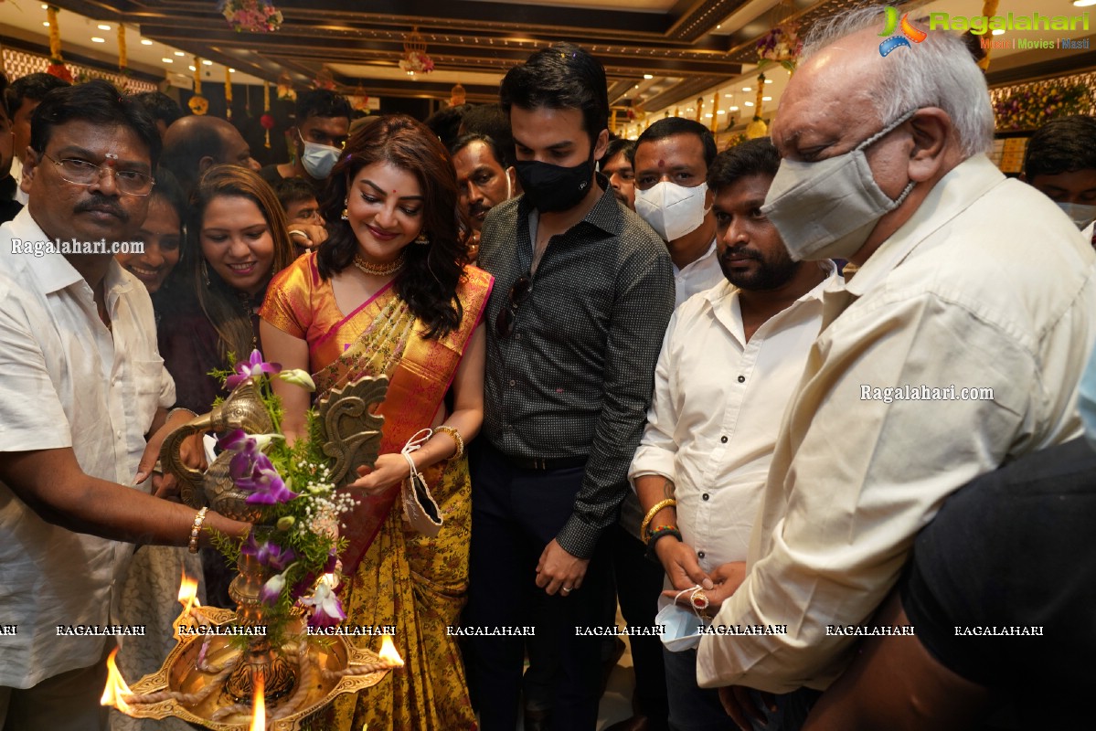 Kajal Aggarwal Launches Kasam Pullaiah Shopping Mall in Warangal Along with Husband Gautham