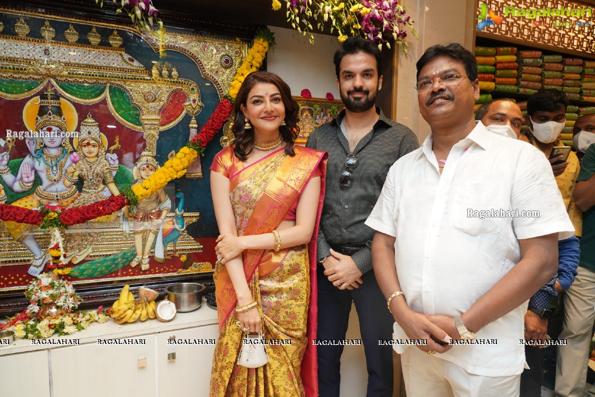 Kajal Aggarwal Launches Kasam Pullaiah Shopping Mall in Warangal Along with Husband Gautham