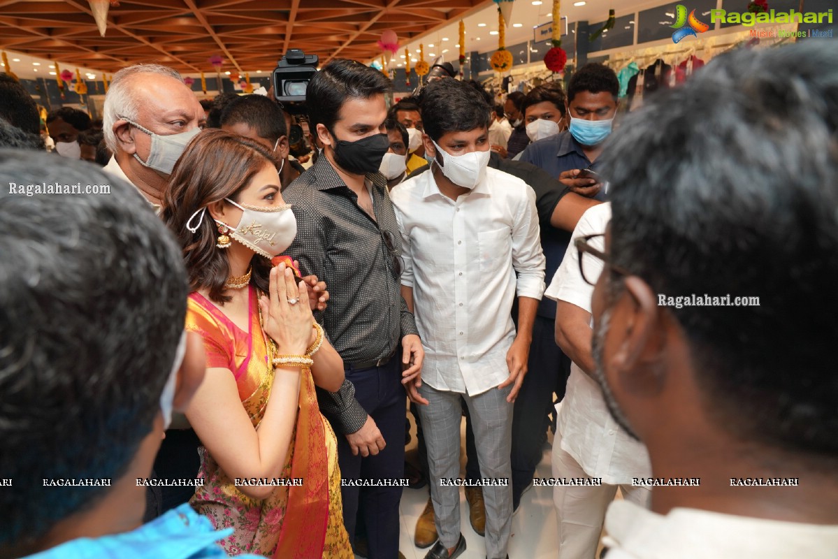 Kajal Aggarwal Launches Kasam Pullaiah Shopping Mall in Warangal Along with Husband Gautham