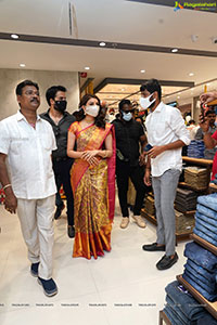 Kajal Aggarwal Launches Kasam Pullaiah Shopping Mall WRGL