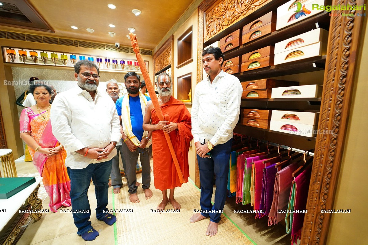 Kancheepuram Gowri Silks Inaugurated By Sri Sri Tridandi Chinna Jeeyar Swamiji At Vijayawada