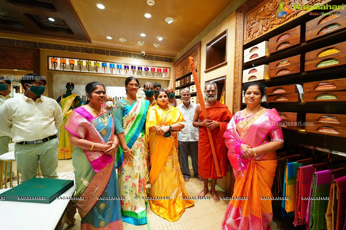 Kancheepuram Gowri Silks Inaugurated By Sri Sri Tridandi Chinna Jeeyar Swamiji At Vijayawada