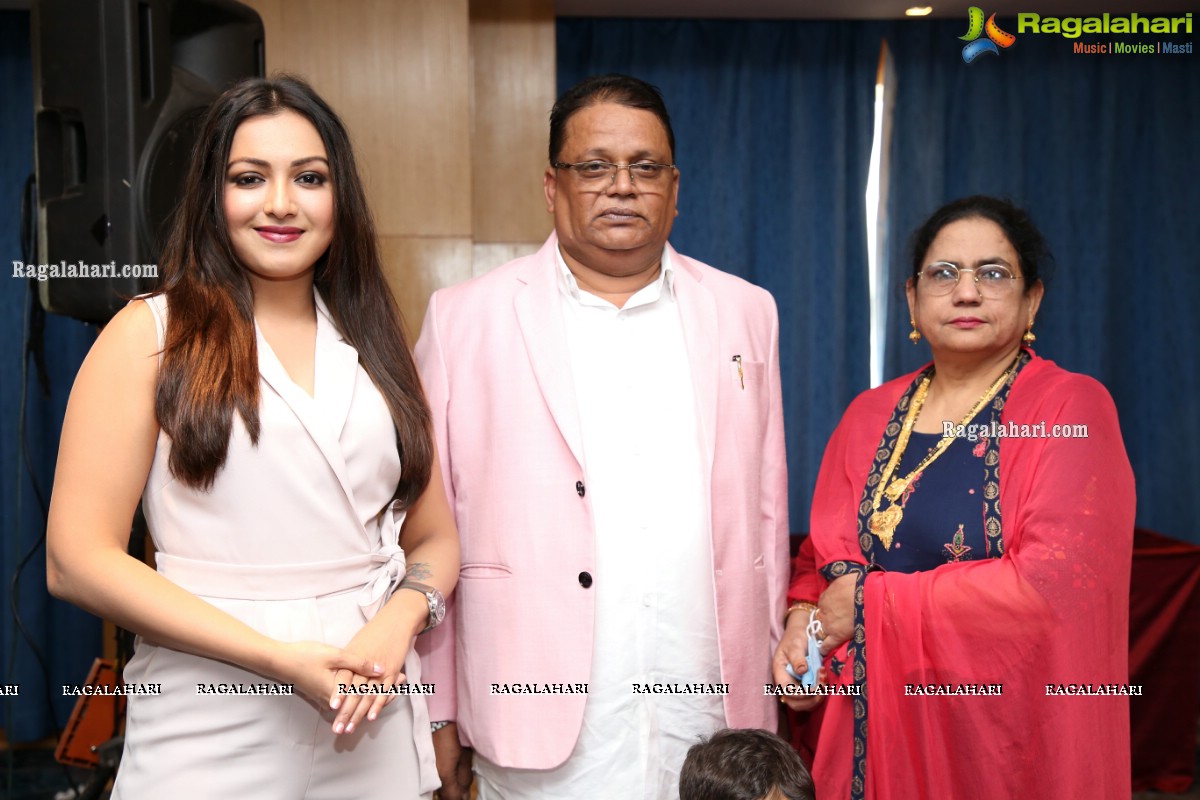 Catherine Tresa Launches Limousine Cabs Limited - A Premium Cab Service