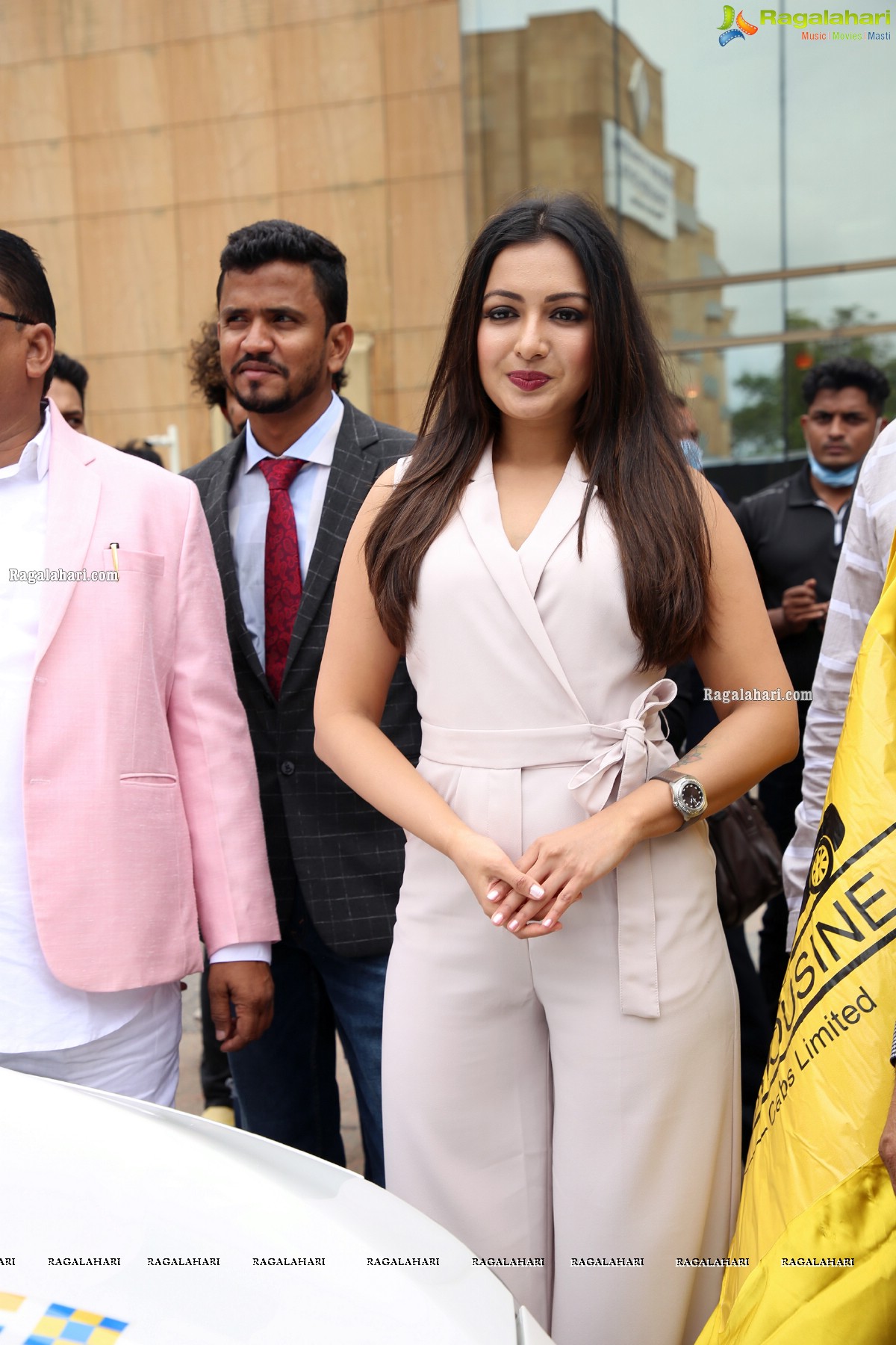 Catherine Tresa Launches Limousine Cabs Limited - A Premium Cab Service