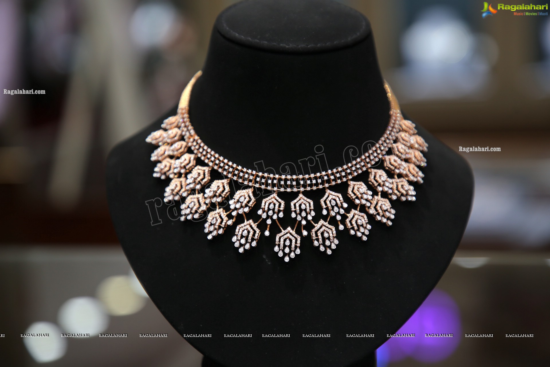 Malbar Gold & Diamonds ‘Mine’ Diamond Jewellery Showcase at Kukatpally Store